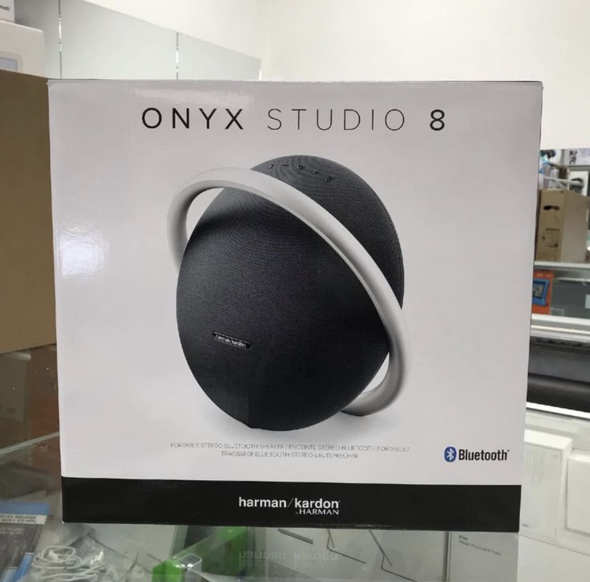 Onyx Studio 8